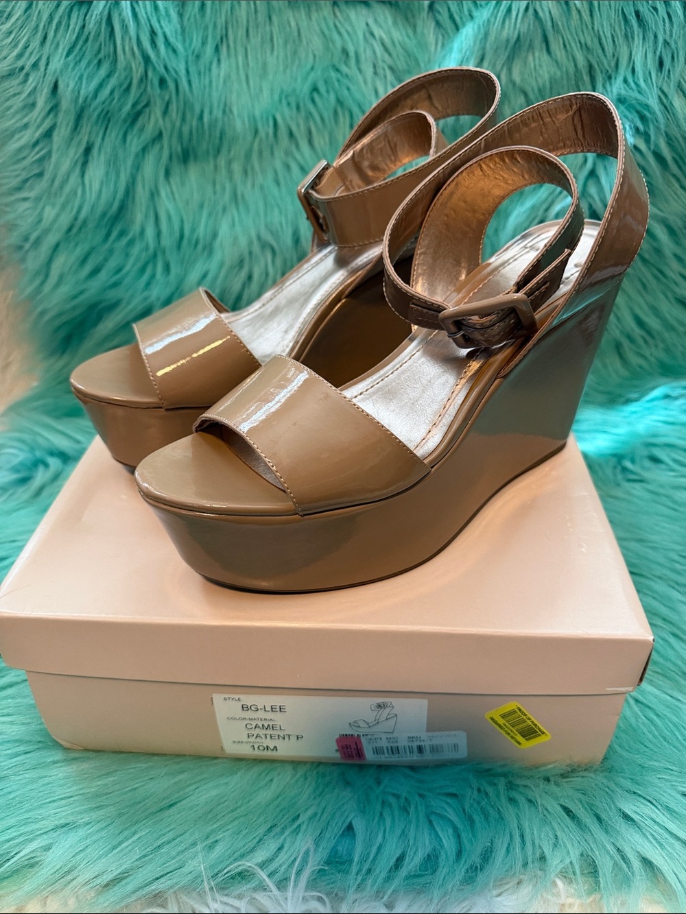 NIB BCBGeneration Women’s Patent Camel Wedge Sandals with Ankle Strap size 10